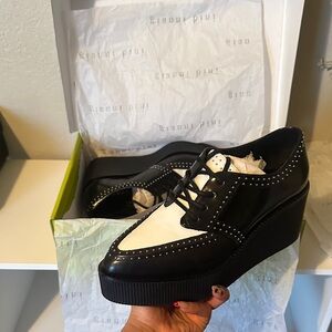 Gianni Bini Women's Black and White Platform Shoes